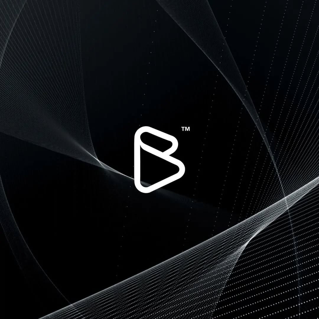 Geometric Play Button B image 1